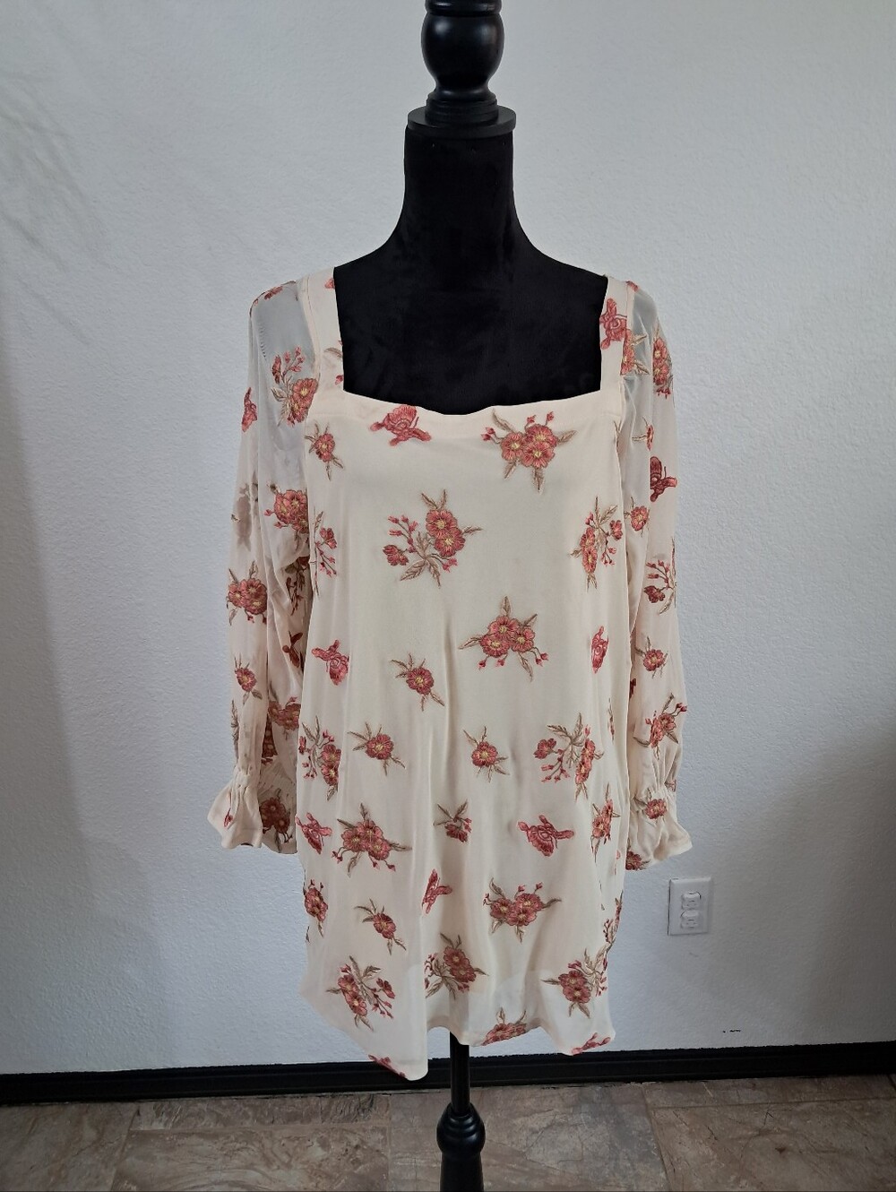 Skye's The Limit Top 1X Cream Floral Embroidery Mesh Cottagecore Fairy Coquette
